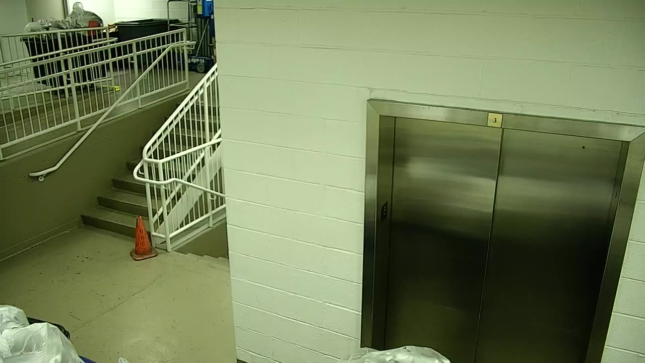 7110CVCULElevator#3Lobby_2021-01-06_21h00min01s780ms.mp4