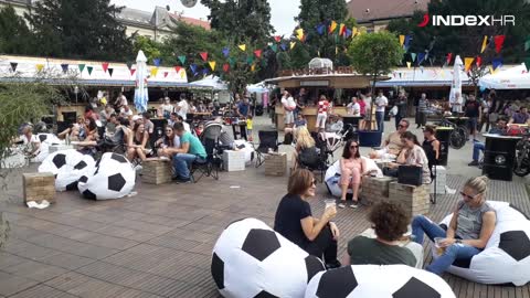 Argentina - Island na Strossmeyerovom trgu