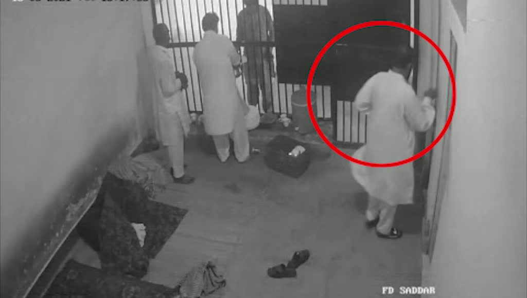 Prisoner in Cell Suffered Heart Attack, Caught Live on Camera