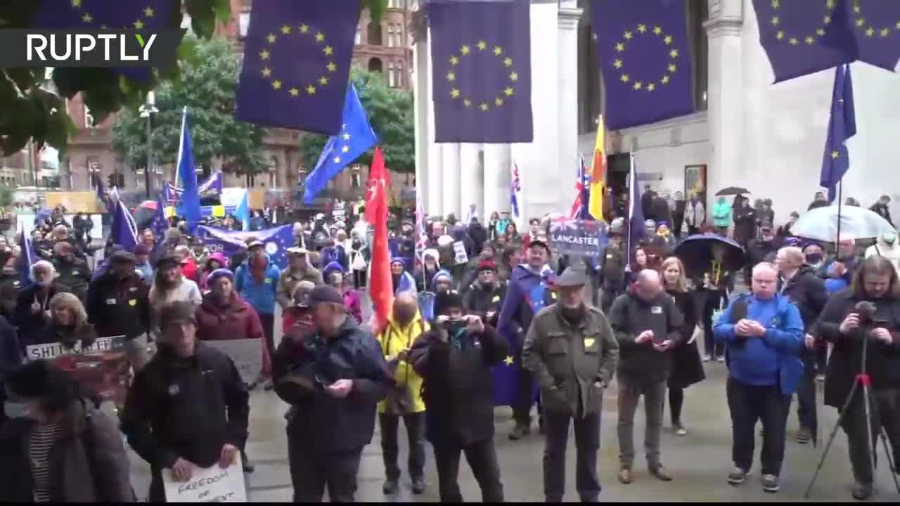 UK: Anti-Brexit protesters gather in Manchester ahead of Tory conference - 02.10.2021