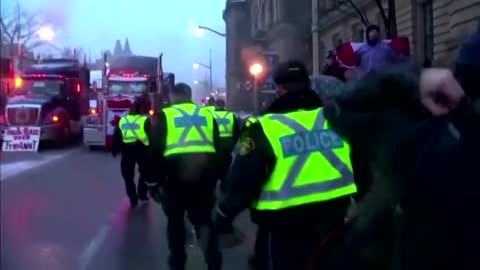 Canadian police clash with protestors to clear capital