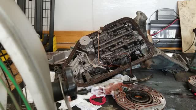 Bonneville 2004r teardown part 2
