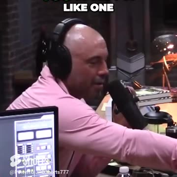 The Ultimate Trend Posh Pot in a Flippin' Phone! I #shorts I #viral I #shortsfeed I #shortsviral I #shortsvideo I #jre