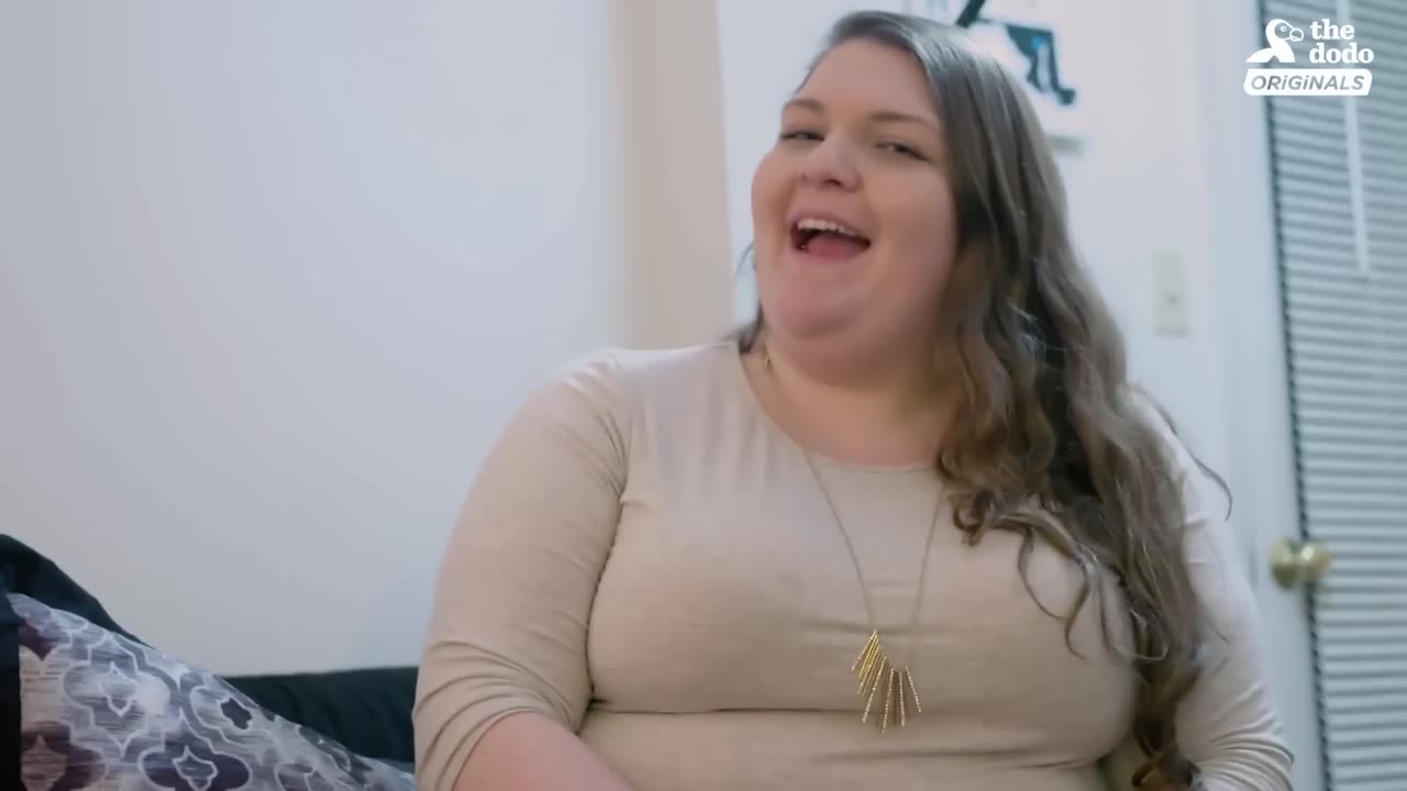 Otitis the Cat with No Ears Celebrates a Big Milestone with His Mom | The Dodo Party Animals