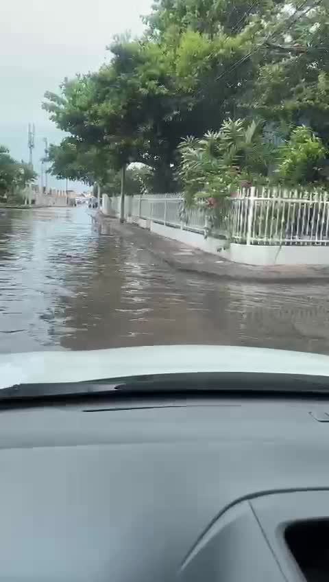 Inundaciones en Manga tras paso del Iota
