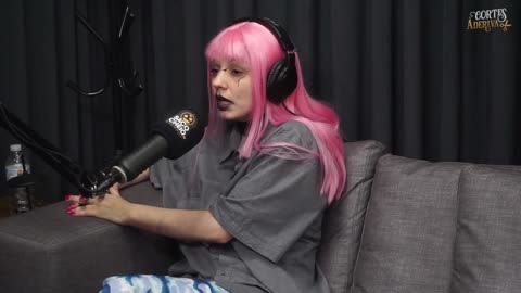 Feminista explica como o trabalho doméstico infantiliza as mulheres À Deriva Podcast