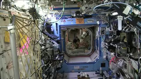 How Scientists Made Life Possible in Space - Life in International Space Station