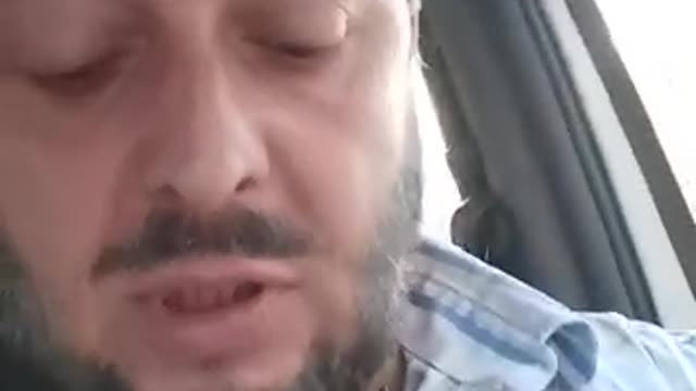 la monetina sulla fronte di non vaccinati perche si attacca??