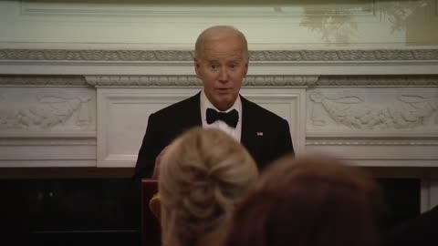 Joe Biden Tries (and fails) To Read A Quote From "The Man Behind Me Here"