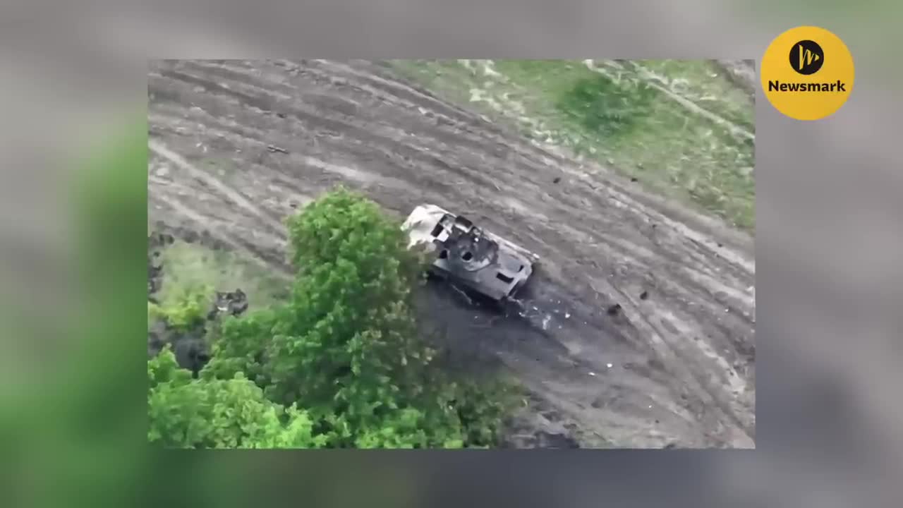 Shock Event! Ukrainian Soldier Alone Destroys Russian Tank! Ukraine - Russia War Breaking News