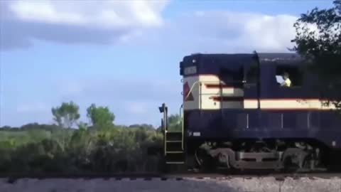 Top 10 Extreme Dangerous Train & Truck Fails