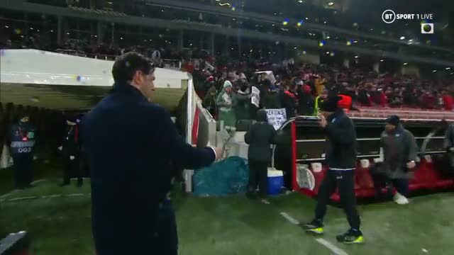 Spartak manager Rui Vitória's reaction being rejected for a handshake
