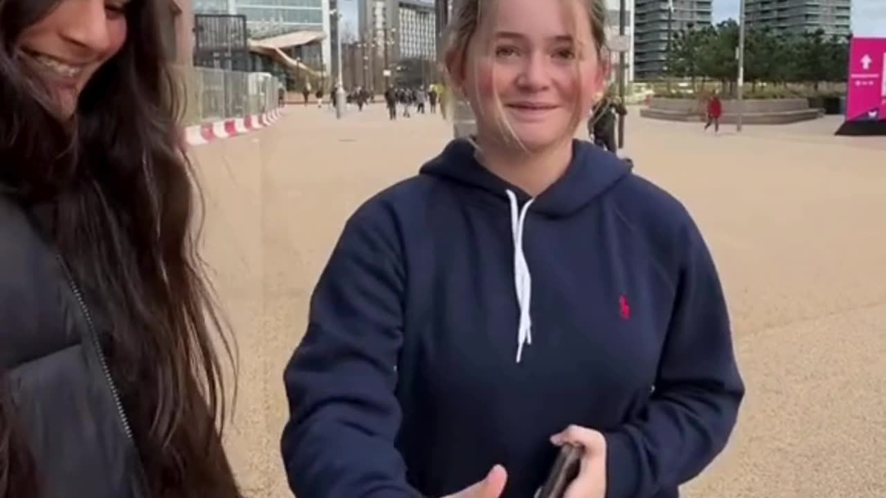 Be kind #handshake #socialexperiment #viral #shorts