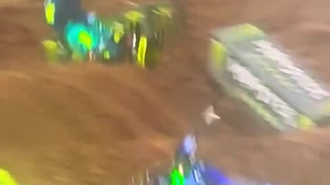 Glendale SX- Huge 💥crash for Bate Thrasher