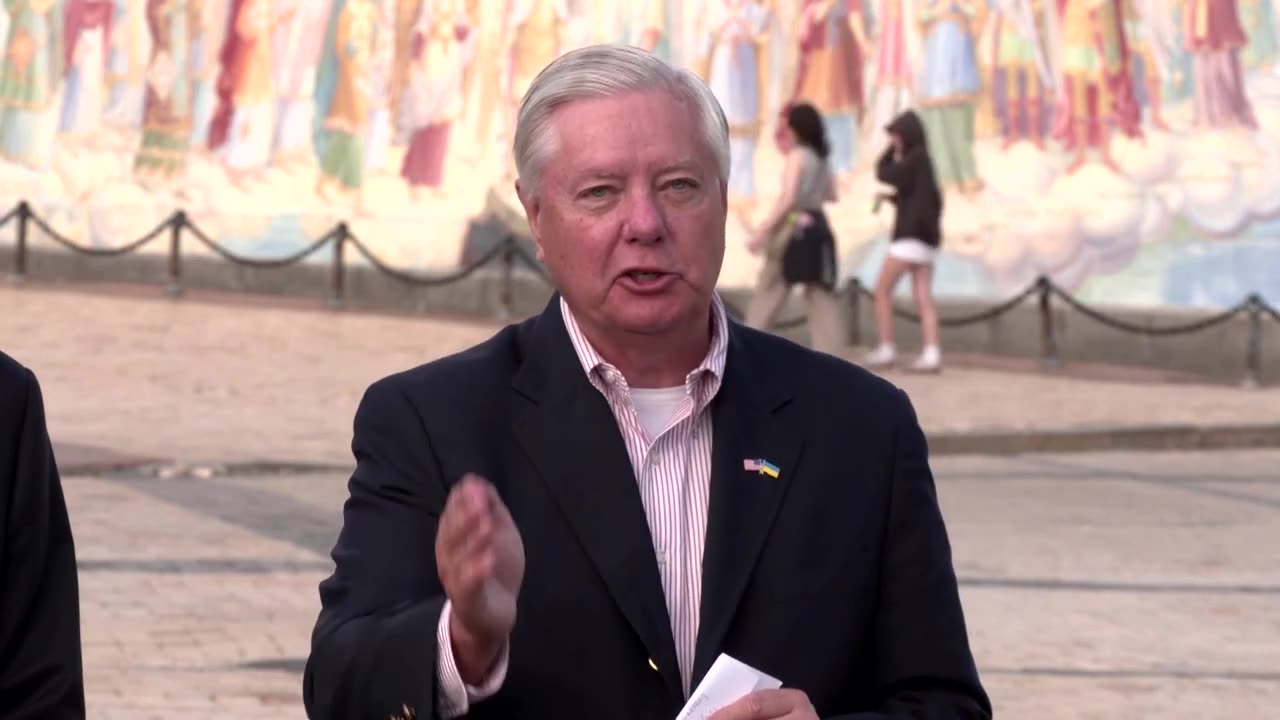 War Mongering POS Lindsey Graham | Bold & Beautiful Reference To Ukraine Invading Parts Of Russia..