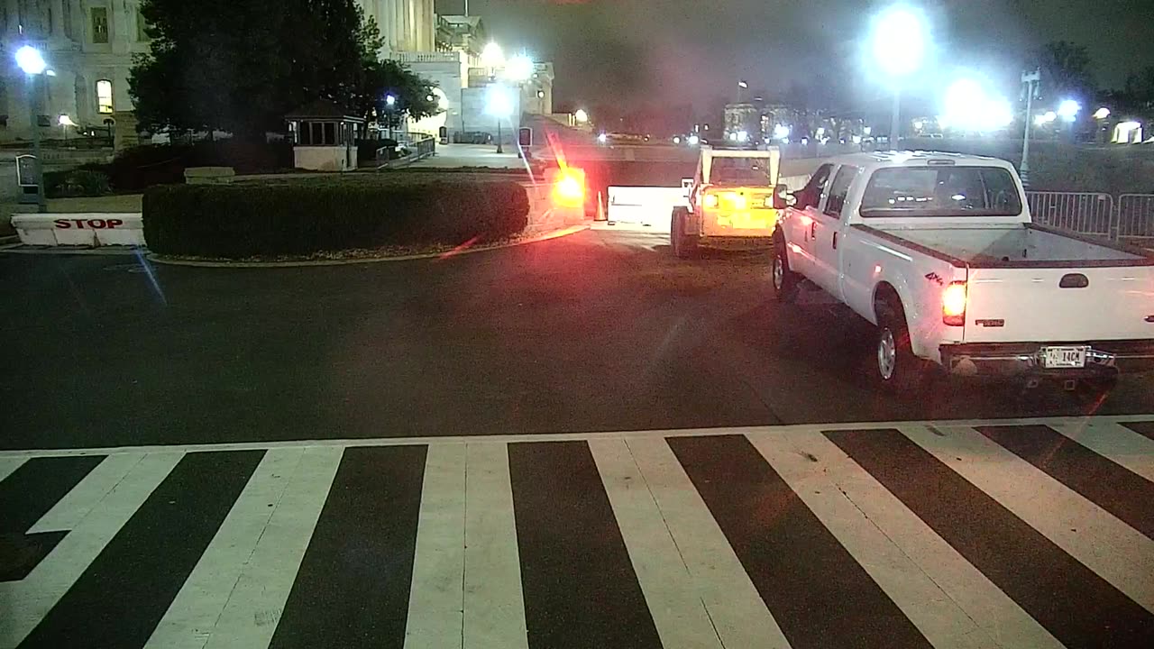 0687USCG00K25SouthBarricadePlaza_2021-01-05_03h20min00s073ms.mp4