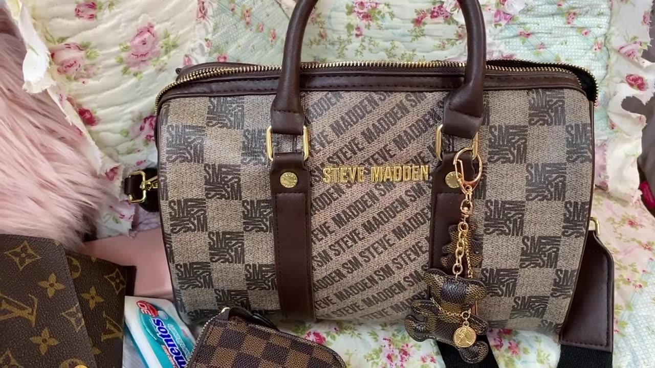 What's in my Steve Madden Speedy Satchel from Marshalls $29.99