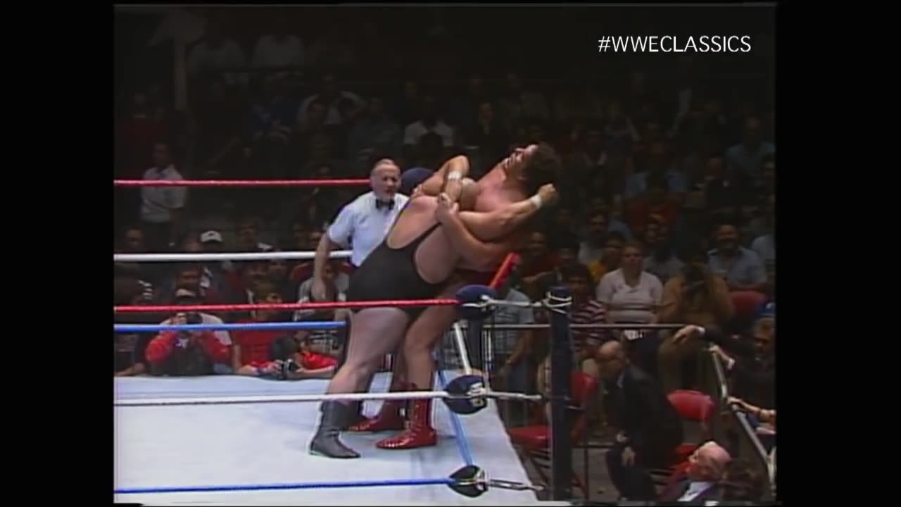 (1985.09.23) Andre the Giant vs King Kong Bundy - WWF