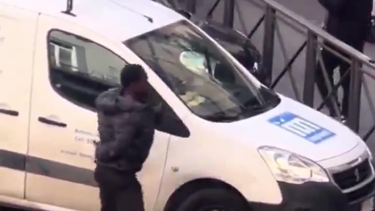 Illegal immigrant Italy making sure you can't get to work on time to pay your taxes