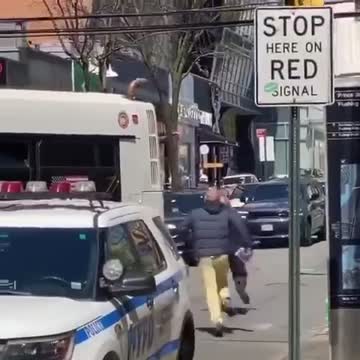 NYC Cop Hit in the face randomly