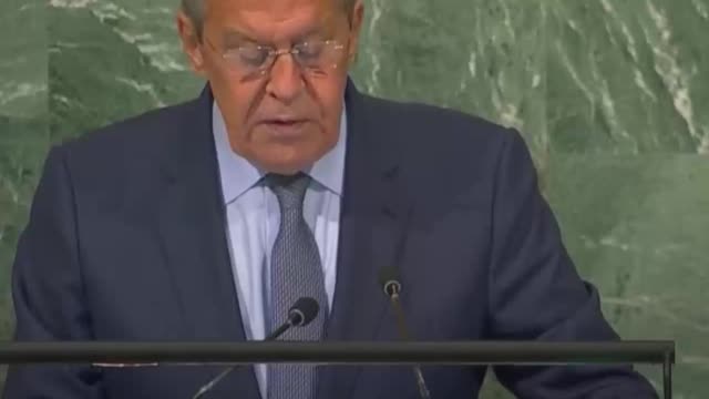 Lavrov:"Washington è salita al rango di messaggero di Dio sulla Terra?(è ironico,ndr)" e ha ricordato i suoi molteplici interventi "con la forza" in varie parti del mondo.77a Assemblea generale delle Nazioni Unite(ONU) a New York