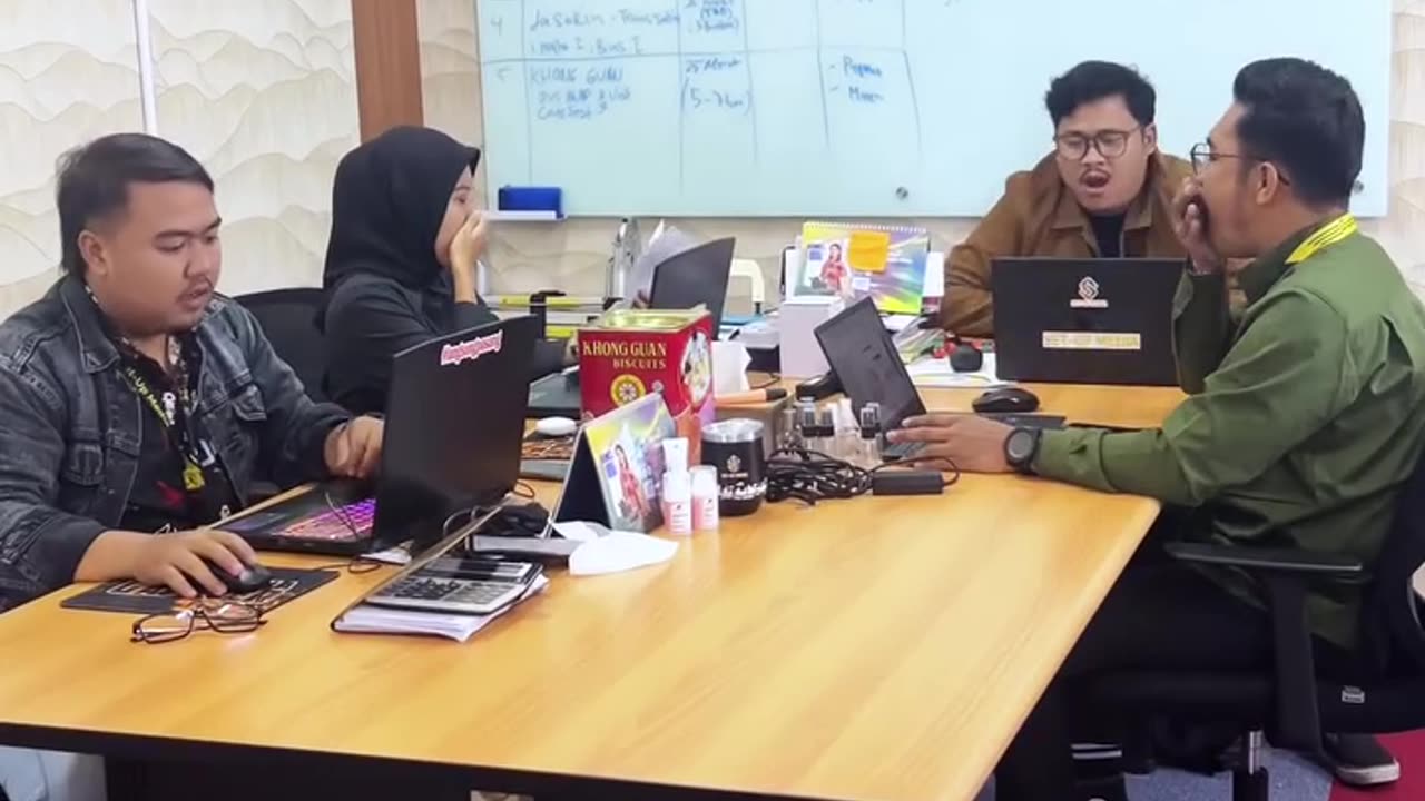 POV : KERJA PADA SAAT BULAN PUASA