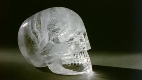 THE APOCALYPSE LEGEND OF THE 13 CRYSTAL SKULLS