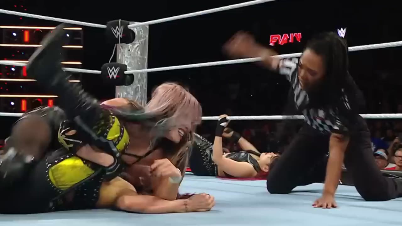 Alba Fyre & Isla Dawn successfully defend their title in Triple Theat Match