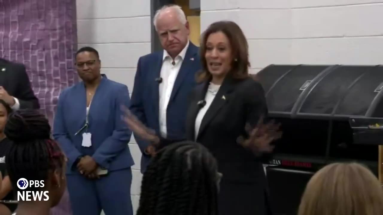 Kamala Harris gives high school students a masterclass in CRINGE