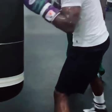 Class is in session... #floydmayweather #tmt