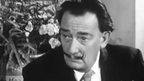 Amusante entrevue avec Salvador Dalí (Français) Interview with Salvador Dali in French.