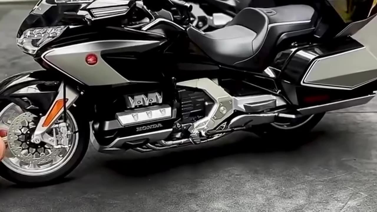 1:12 Honda gold wing die-cast model