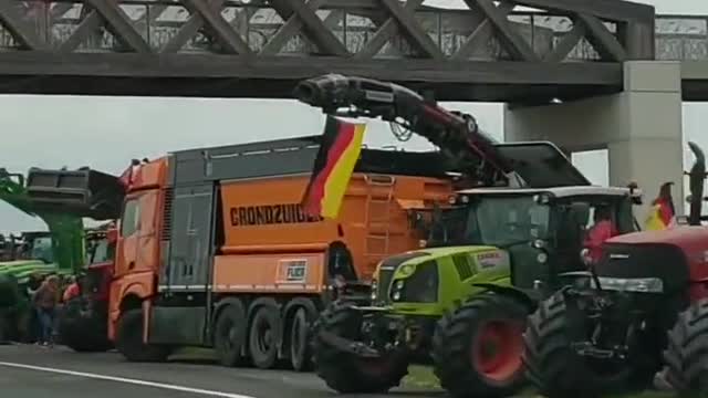 German and Dutch farmers convoy (July 7, 2022)