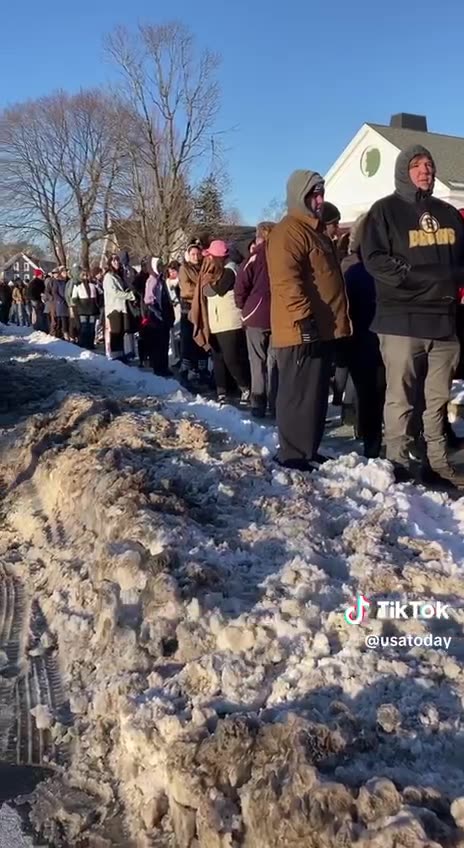 Tuesday Primary - New Hampshire Voting For Trump