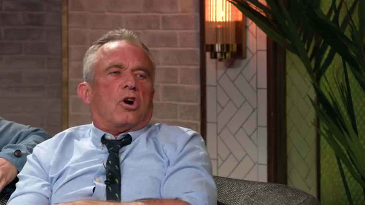 RFK Jr. Reveals Epstein Meeting, Why CIA Killed His Family, & Living w/ Larry David