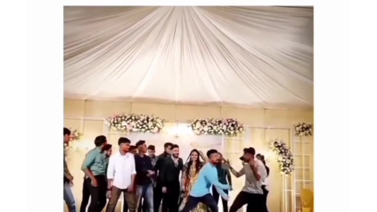 Har ek friend kamina hota