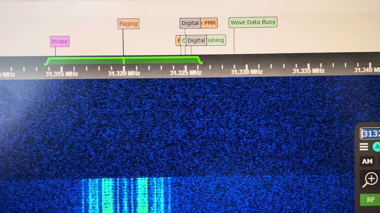 27.195 MHz RCRS 4 Watt Packet Bursts Data Links Non Stop 11 Meter DX CB Skip [G8JNJ SDR] 01 30 2024