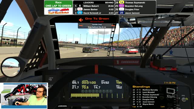 iRacing Texas - caution in 2 laps