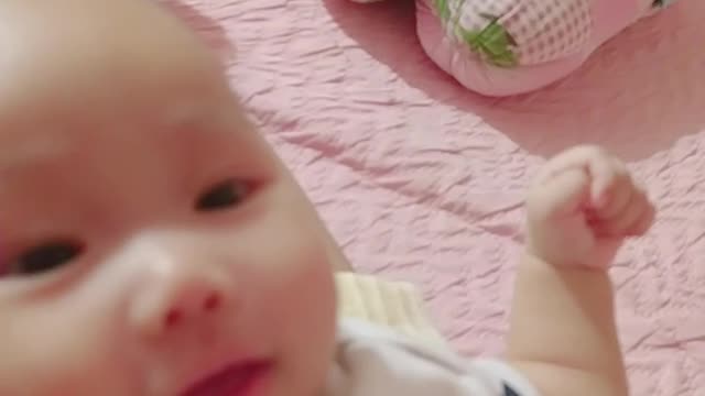 Let's talk to the baby !