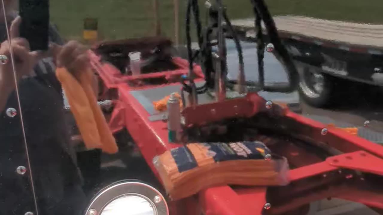 Harold Hacker Demos WaxABull on His New KW