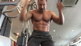 Serratus Anterior - How to Build Freaky Abdominal Muscles with this One Exercise