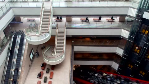 The inside of a Tokyo shopping center time lapse