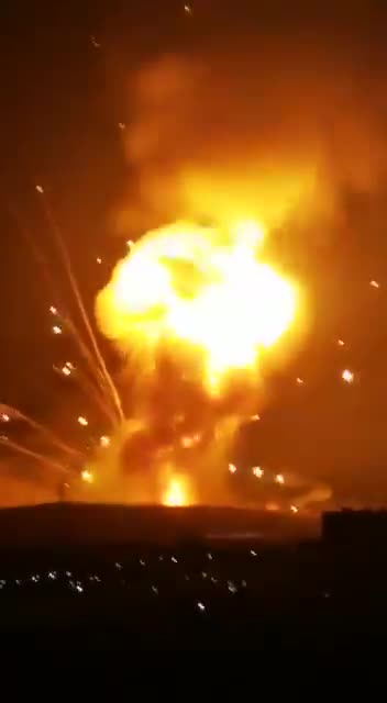 اقرب نقطه الانفجار الكبير الذي وقع في مدينة الزرقاء في الأردن An explosion in Zarqa, Jordan.