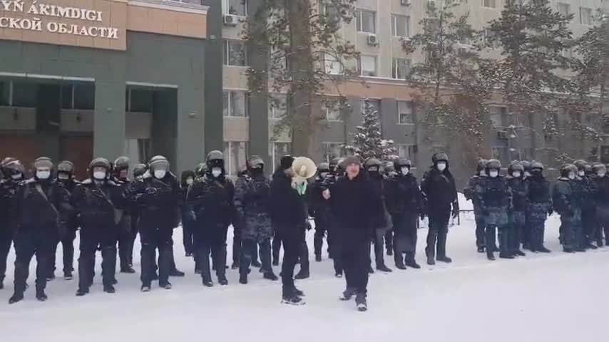 Police in Aktobe, West Kazakhstan Announce They Won't Act Against Protesters