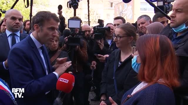 Une soignante face à Macron