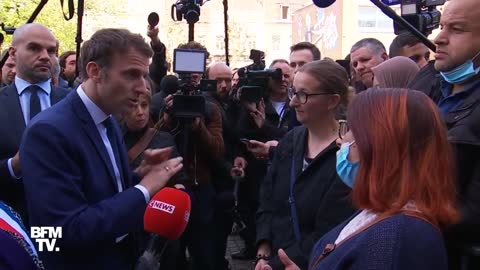 Une soignante face à Macron