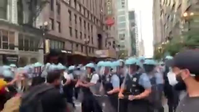 BLM & Antifa Riots 2020 - 2020-08-16-00-10-26-Chicago.mp4