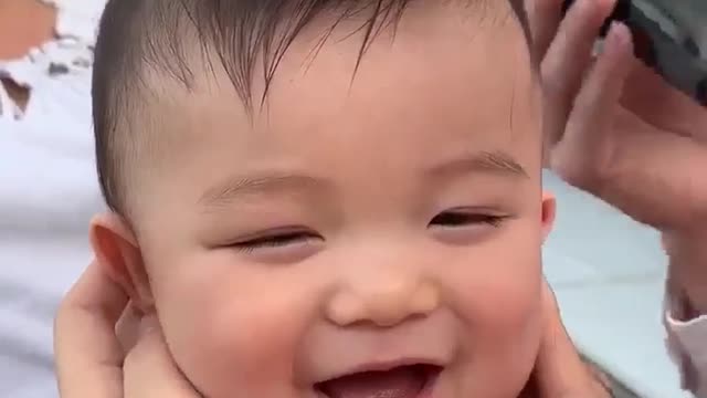 Cute Baby Reaction in The First Time He Cutting Hair - Funny Baby Video