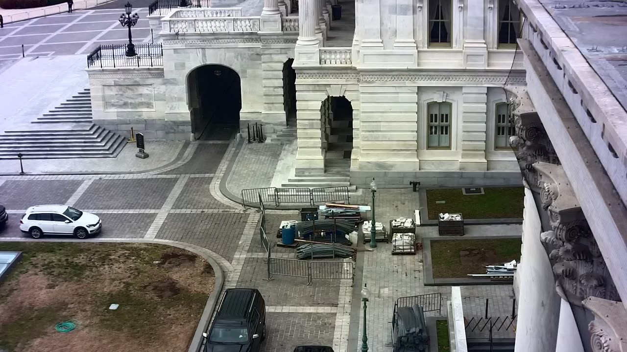 0950USCHRFEastRoof_2021-01-06_11h40min00s250ms.mp4