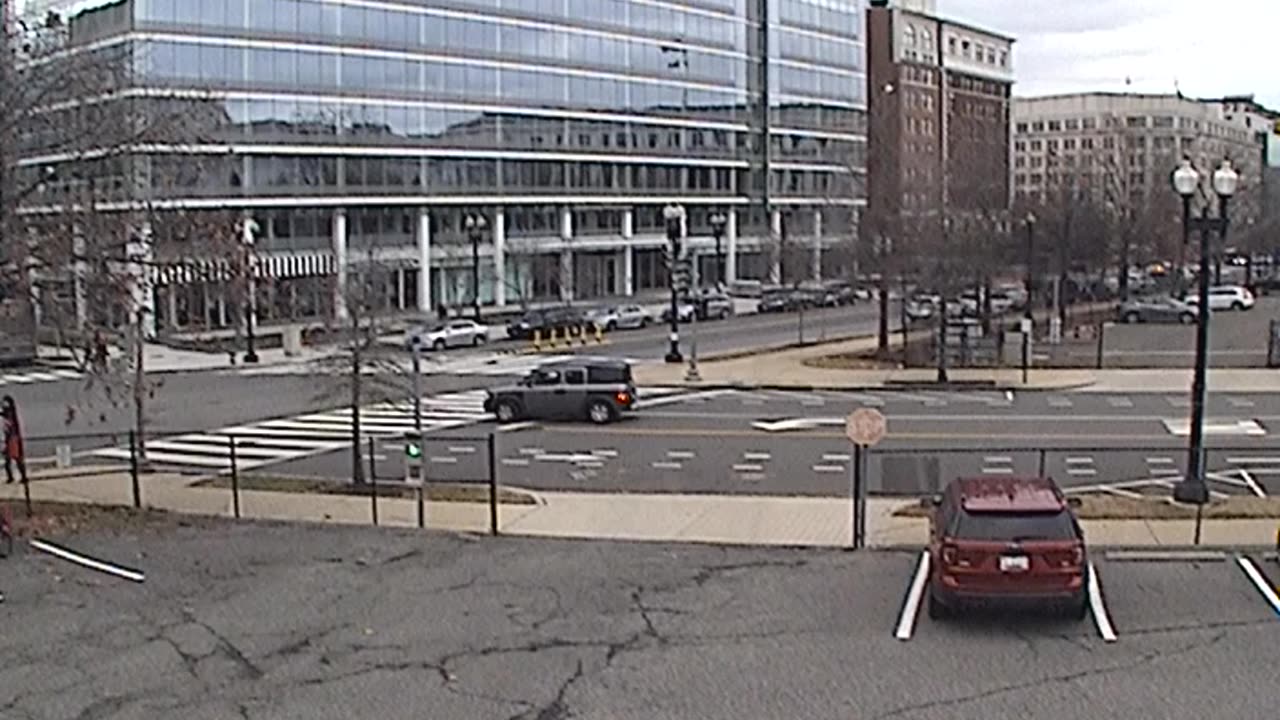 1901LOTS00Lot11SenateParking_2021-01-06_11h55min09s600ms.mp4